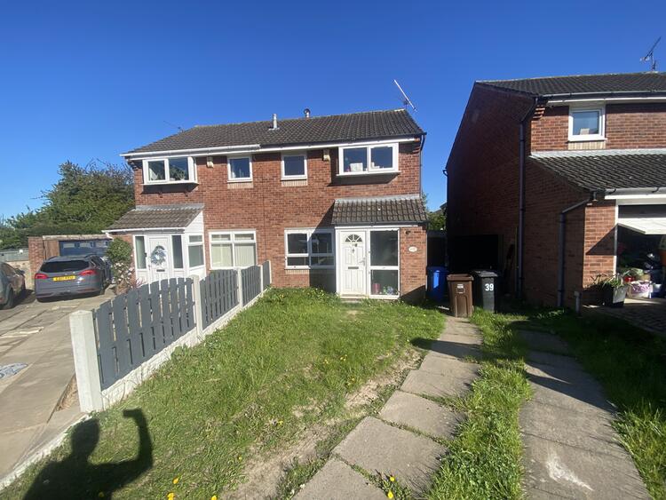 Semi-detached House in Sheffield