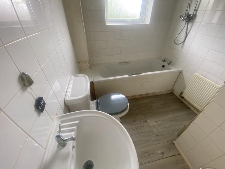 Semi-detached House in Sheffield image 2