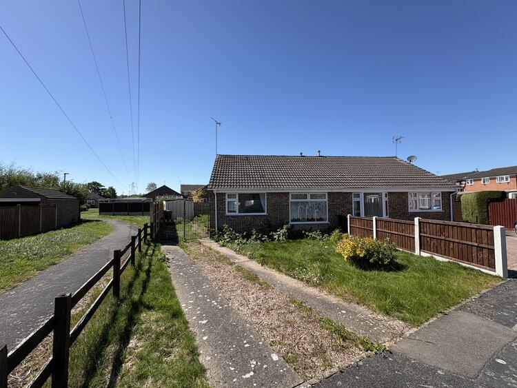 Semi-detached Bungalow in Derby