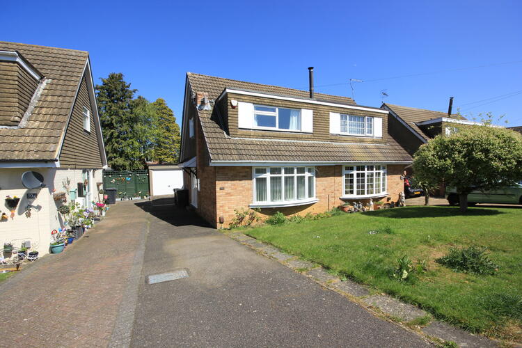 Semi-detached House in Rushden