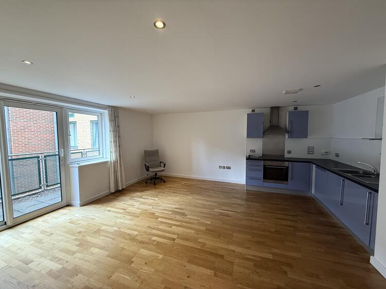 Flat in Sheffield image 5