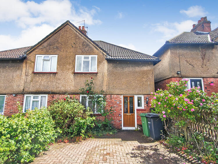 Semi-detached House in Dorking image 3