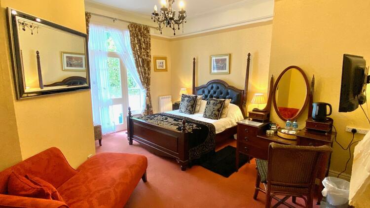 Harrisons Hall, Gwernymynydd, Mold, Flintshire CH7 5JS