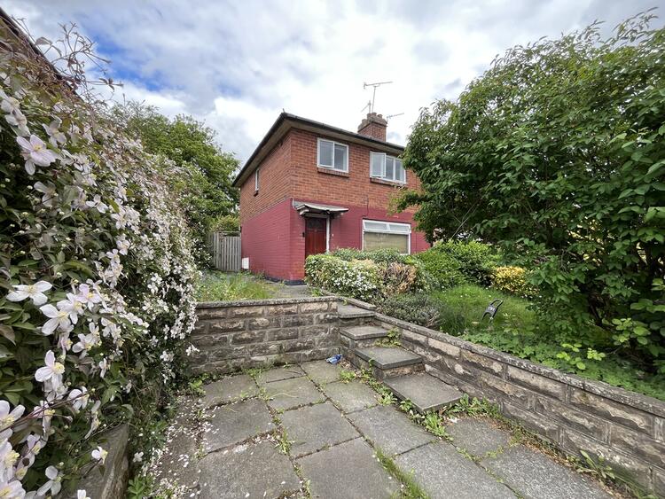 Semi-detached House in Leeds