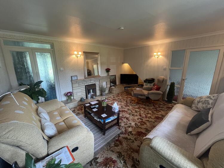 Detached House in Leicester image 5