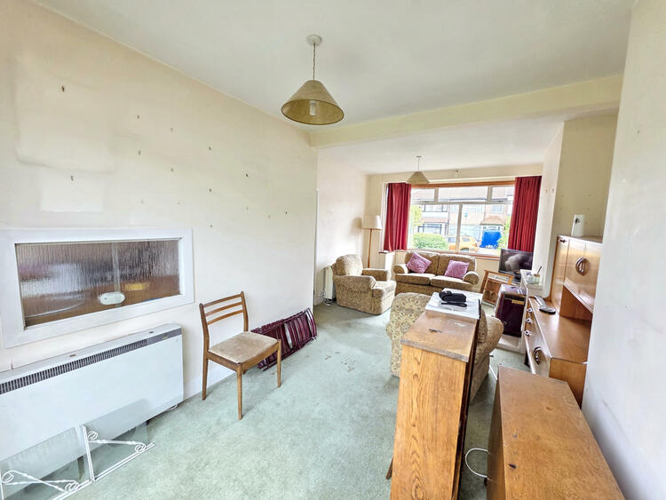 Terraced House in Edgware image 4
