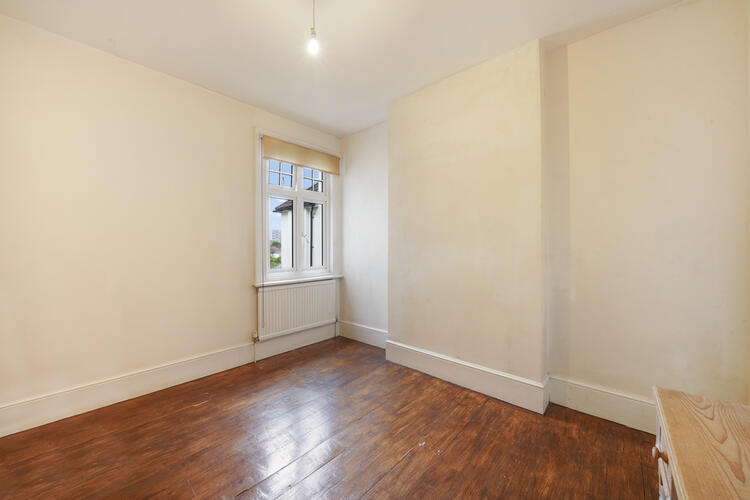 Semi-detached House in Harrow image 3
