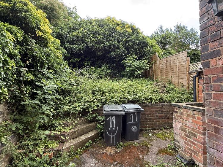 Terraced House in Sheffield image 4
