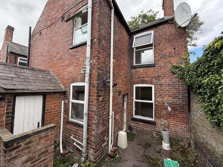 Terraced House in Sheffield image 2