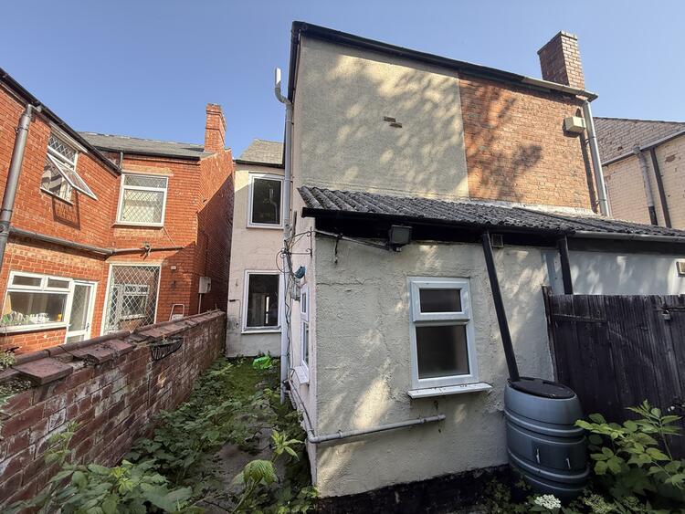 End of Terrace House in Worksop image 2