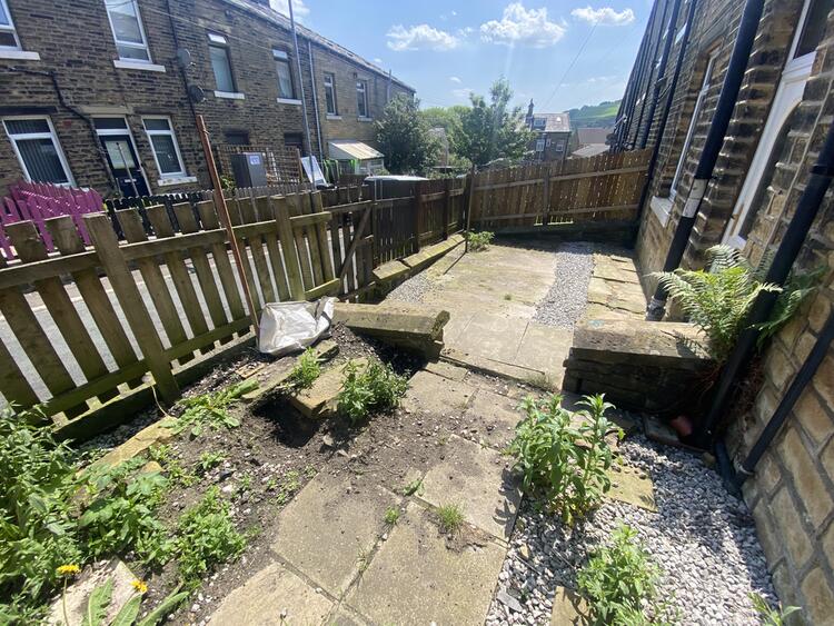 17 Claremont Street, Sowerby Bridge, West Yorkshire HX6 2PD
