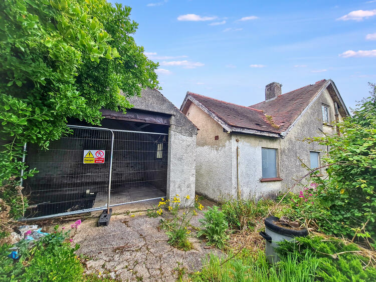 Brampton House, 32 West Drive, Porthcawl, Mid Glamorgan CF36 3HS
