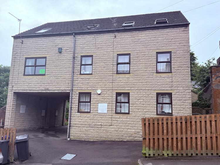 Flat in Sheffield image 5
