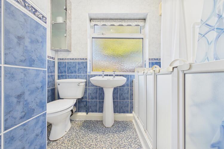 117 Dicksons Drive, Newton, Chester, Cheshire CH2 2BT