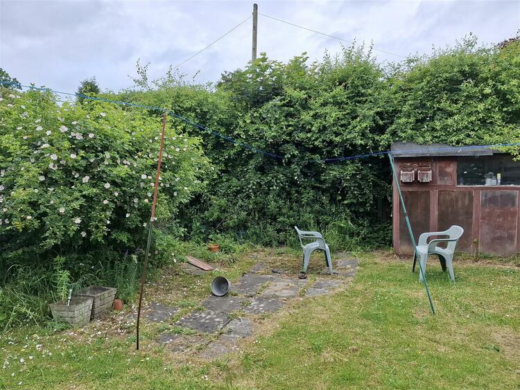 Semi-detached House in Chesterfield image 3