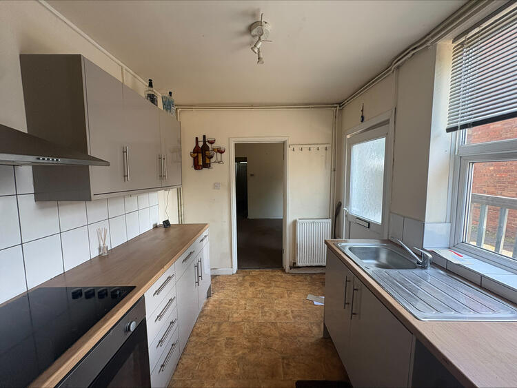 Terraced House in Nottingham image 2