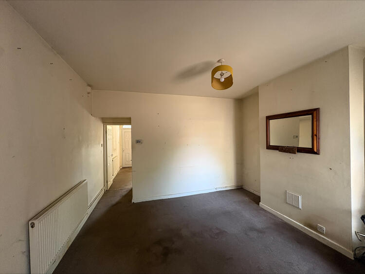 Terraced House in Nottingham image 3