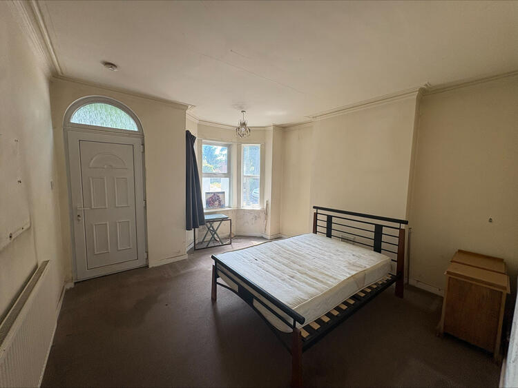 Terraced House in Nottingham image 5