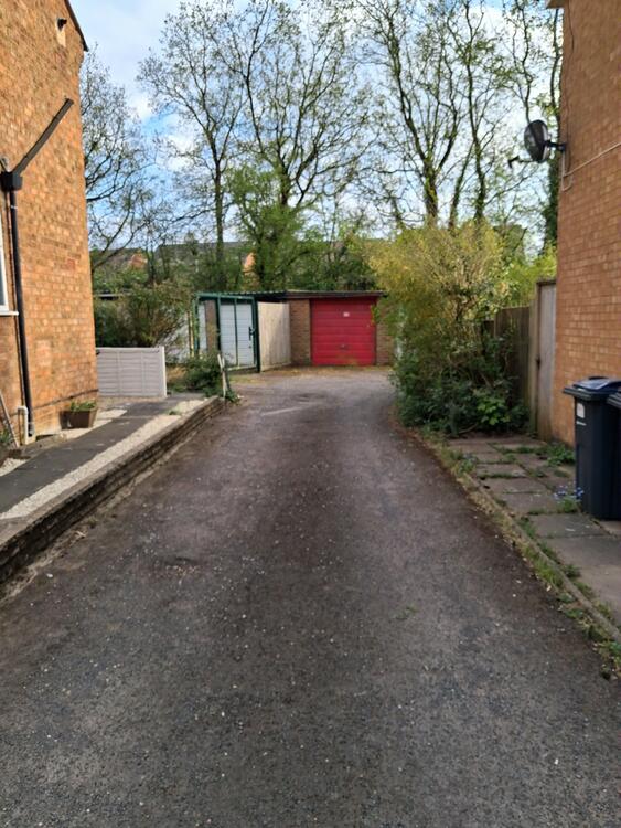 Garages in Birmingham image 4