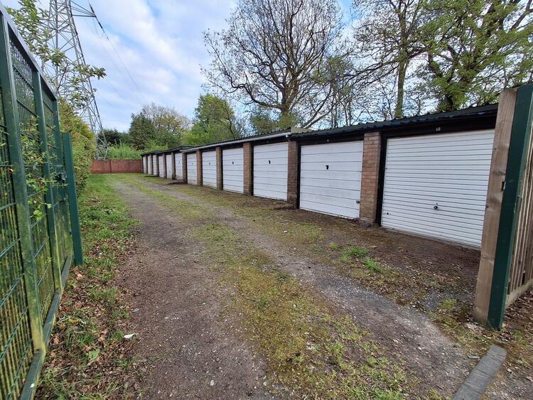 Garages in Birmingham image 2