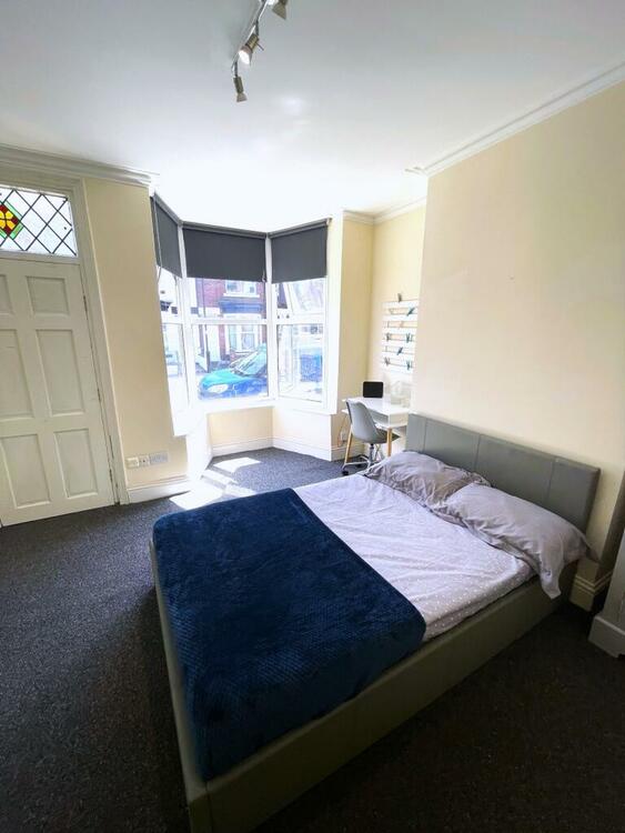 Terraced House in Sheffield image 5