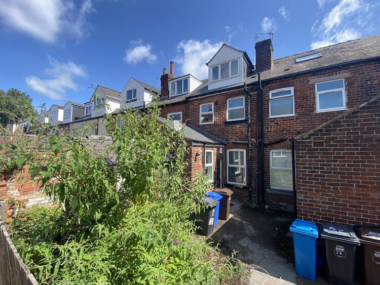 Terraced House in Sheffield image 2