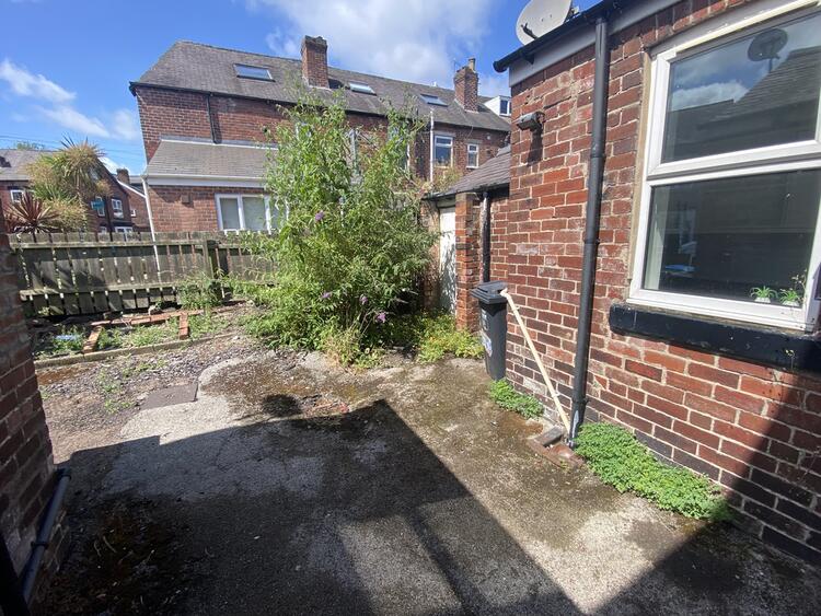 Terraced House in Sheffield image 4
