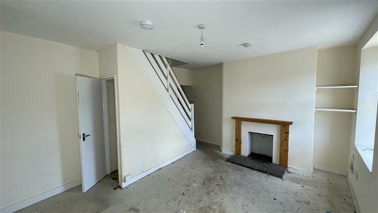 Terraced House in Corwen image 5