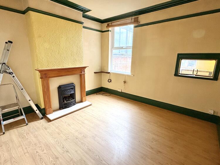 Terraced House in Derby image 4
