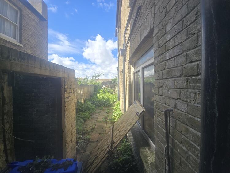 49 Warwick Gardens, Worthing, West Sussex BN11 1PF