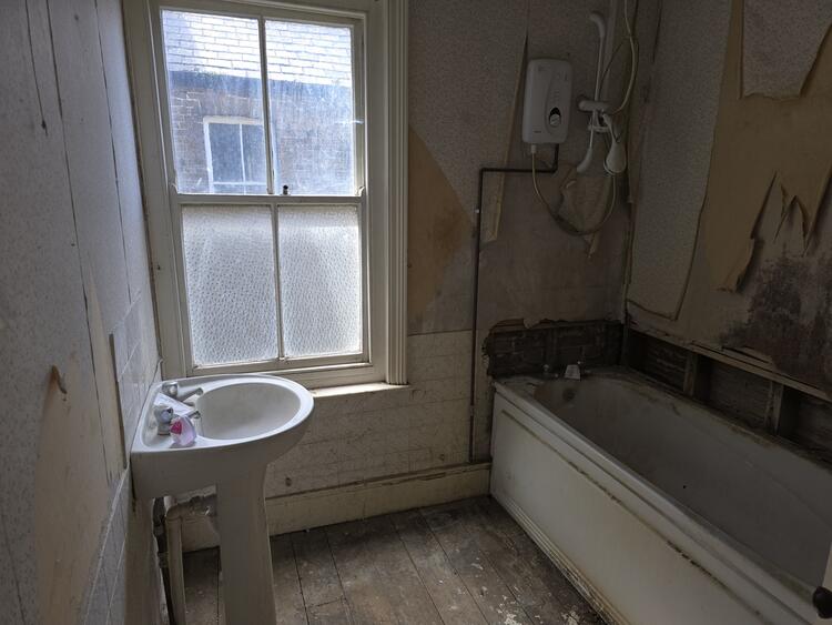 49 Warwick Gardens, Worthing, West Sussex BN11 1PF