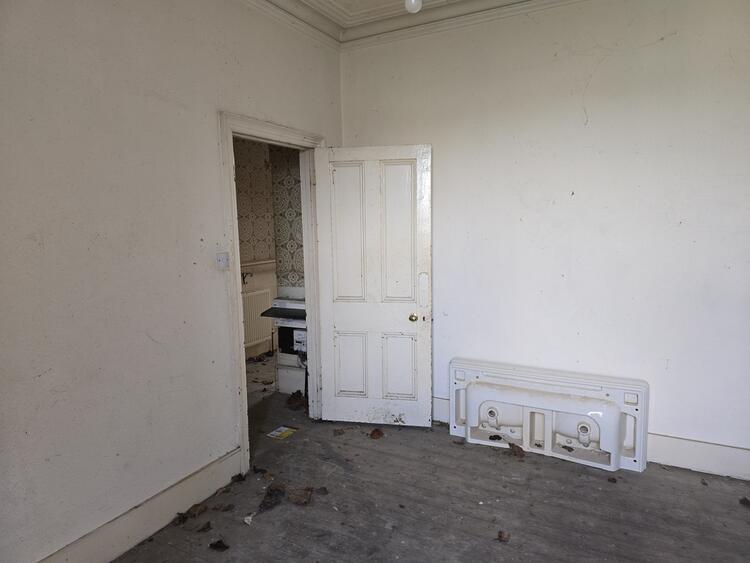 49 Warwick Gardens, Worthing, West Sussex BN11 1PF