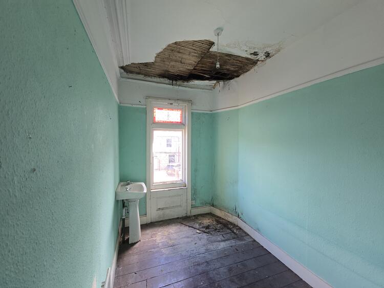 49 Warwick Gardens, Worthing, West Sussex BN11 1PF