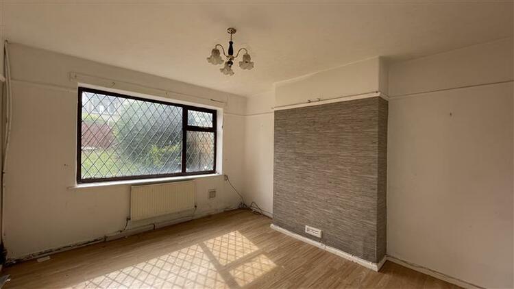 Semi-detached House in Buxton image 5