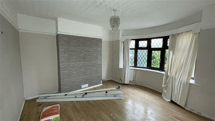 Semi-detached House in Buxton image 4