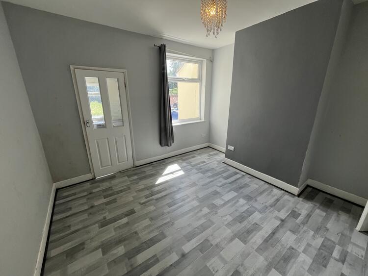 Terraced House in Burton-On-Trent image 3
