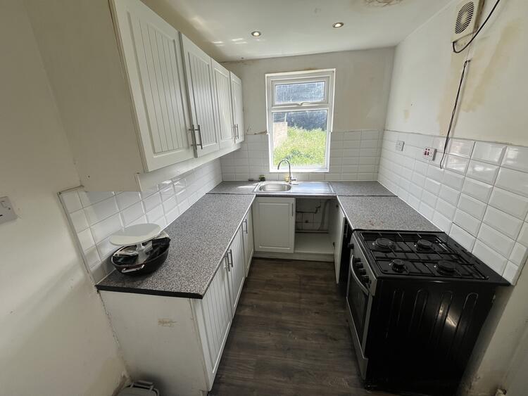 Terraced House in Burton-On-Trent image 4