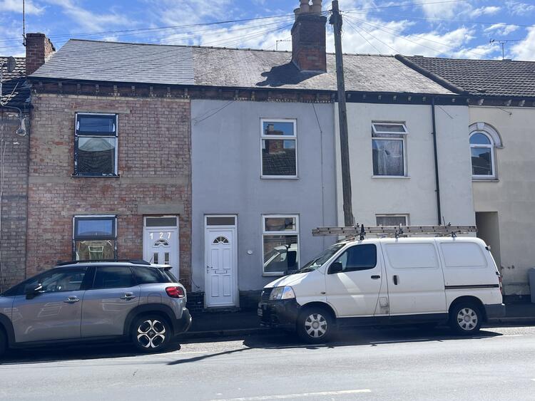 Terraced House in Burton-On-Trent