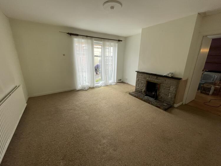 Detached House in Wakefield image 3