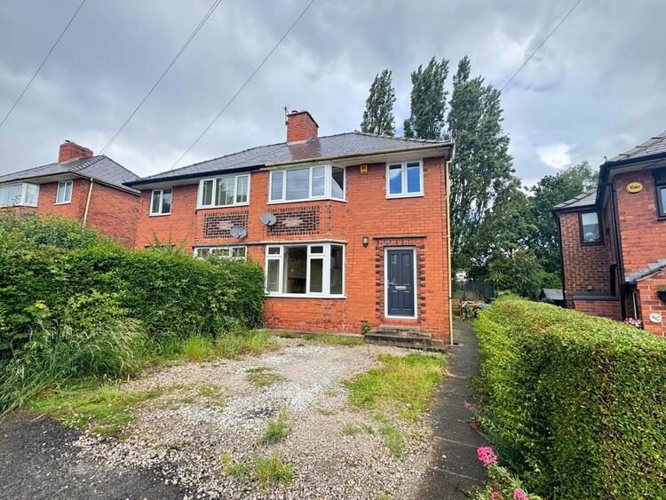 Semi-detached House in Chesterfield