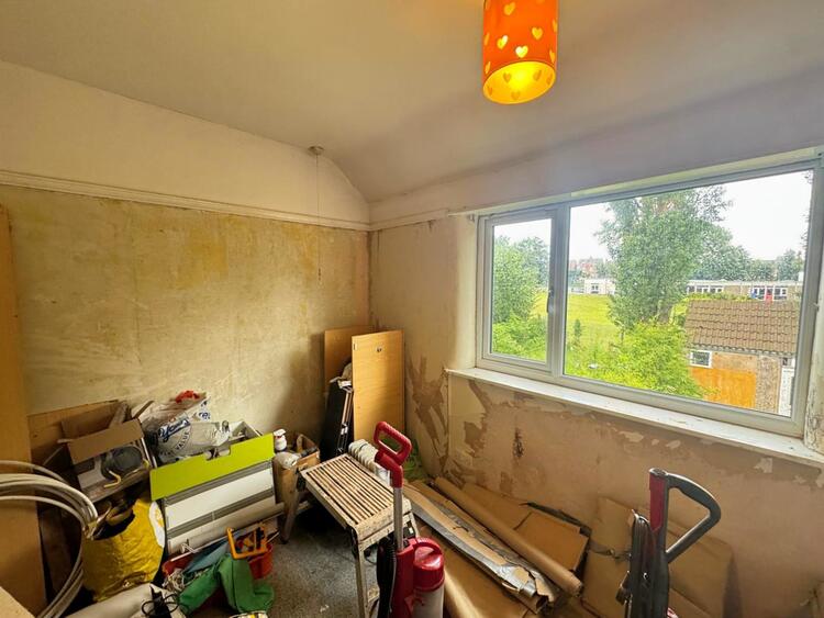 Semi-detached House in Chesterfield image 5