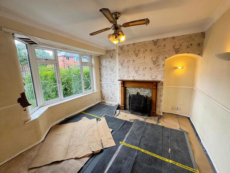 Semi-detached House in Chesterfield image 2