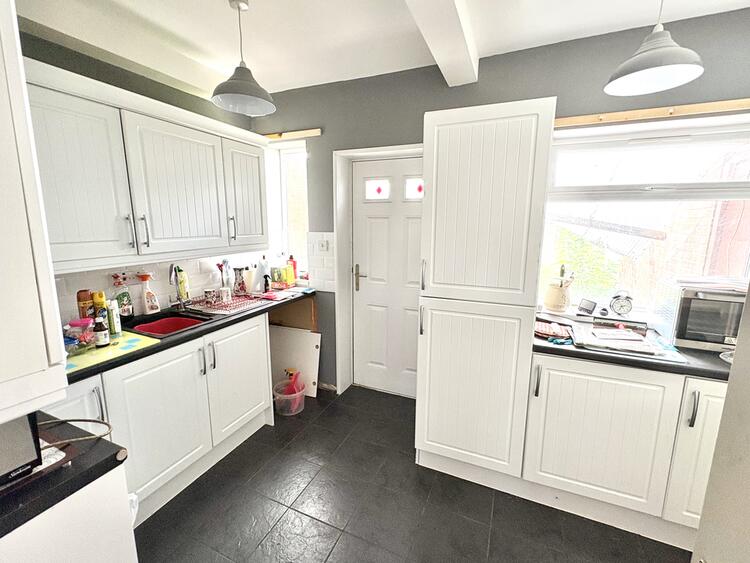 Terraced House in Derby image 4