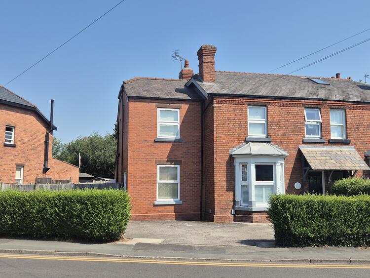 Semi-detached House in Liverpool