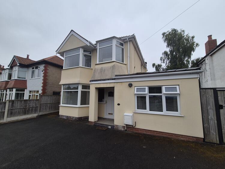 Detached House in Liverpool