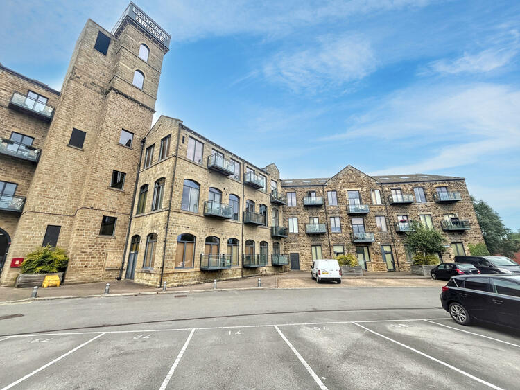 Flat in Mirfield