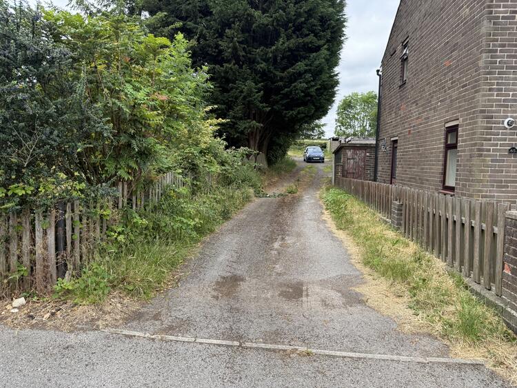 Garages in Sheffield image 3