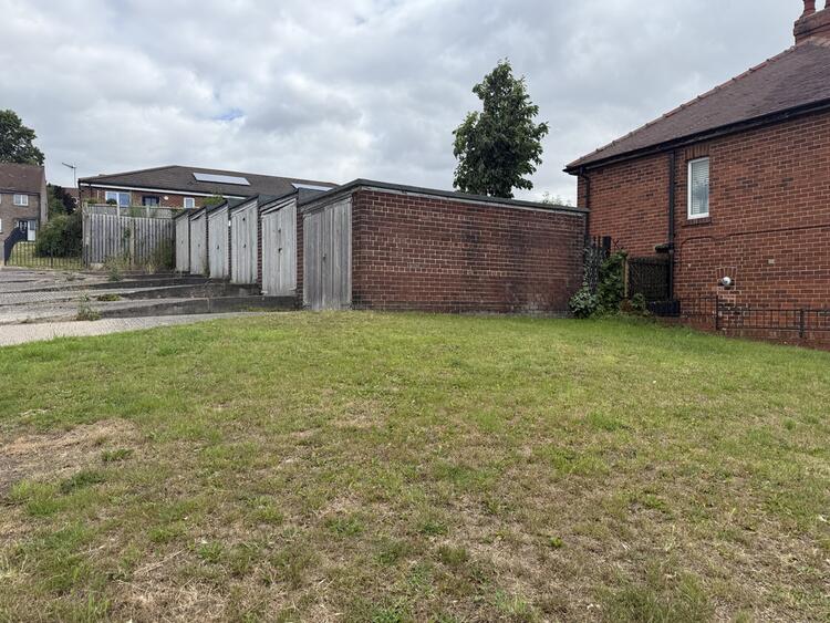 Garages in Barnsley image 5