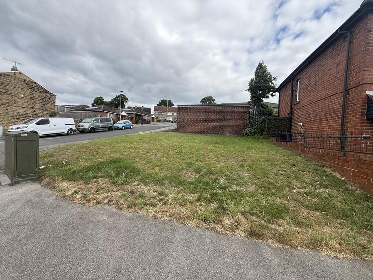 Garages in Barnsley image 4