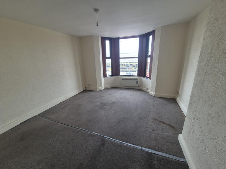 Flat in Southport image 5